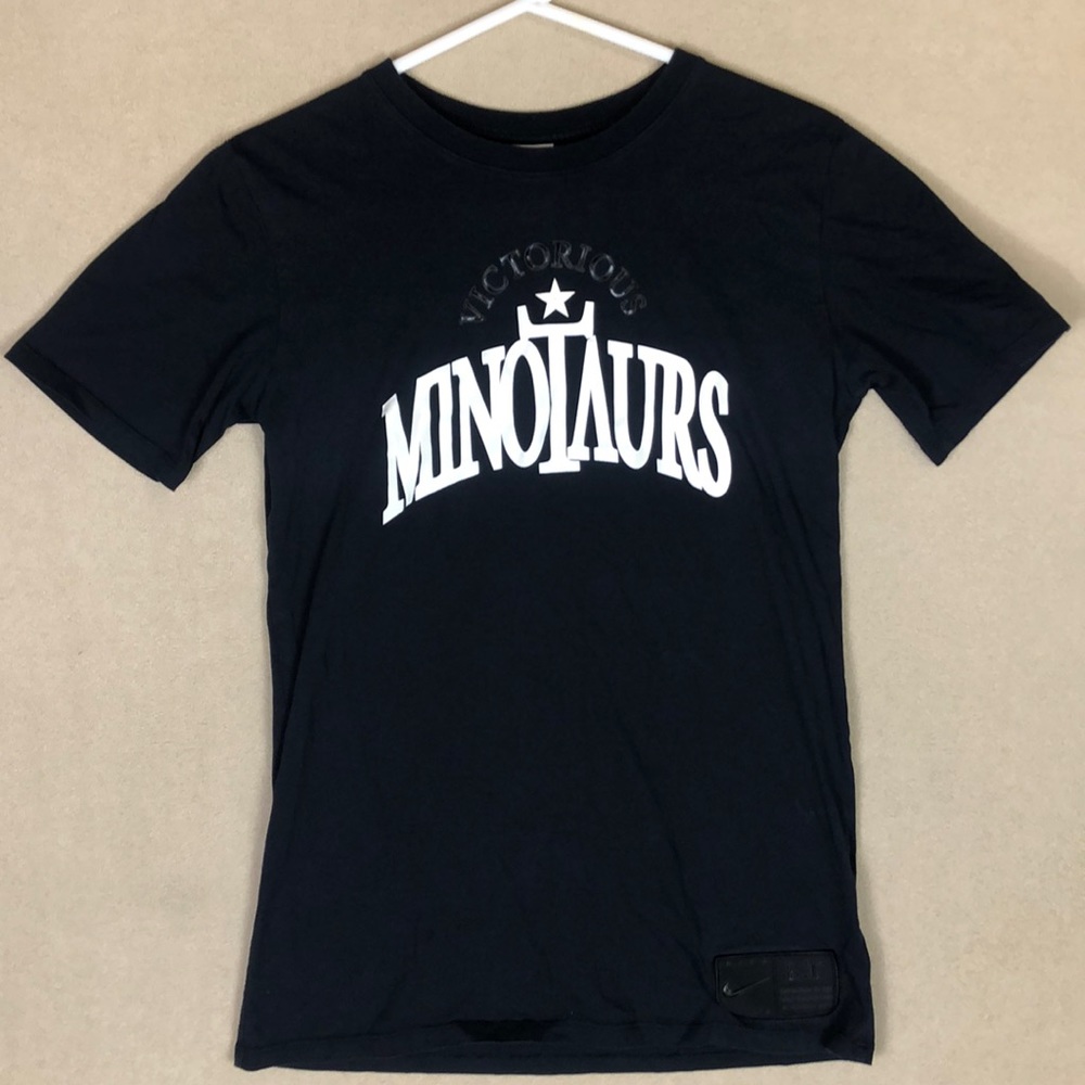 Nike Victorious‎ Minotaurs Riccardo Short Sleeve Black  Shirt Men’s size XS
